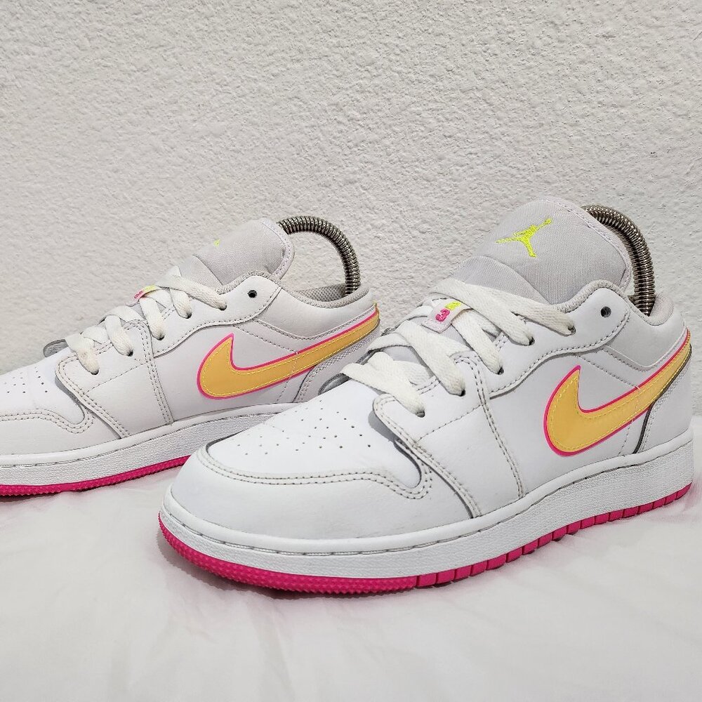Air Jordan 1 Low Edge Glow GS Size 6Y CV4610-100